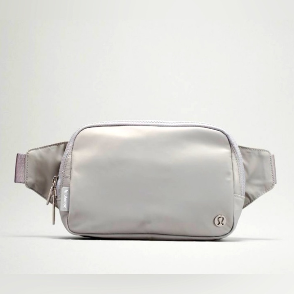 NEW LULULEMON Athletica Everywhere Belt Bag LARGE in Silver Drop